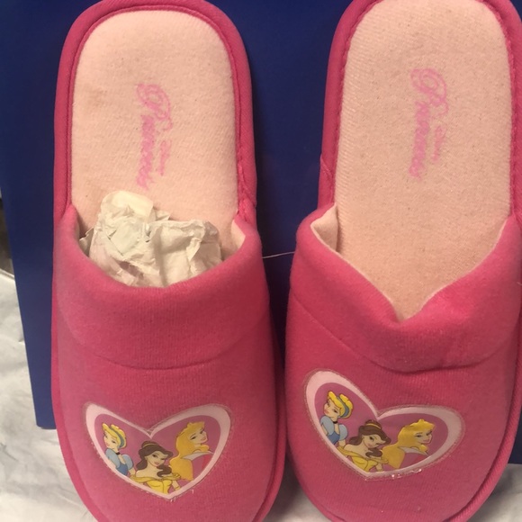 Disney Princess girl’s slippers - Picture 2 of 4
